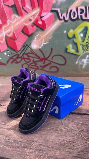 Tesla Preto/Uva