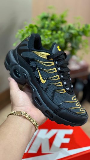 Nike TN Air Max Preto/Dourado Premium