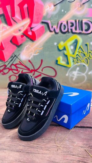 Tesla Preto Uva